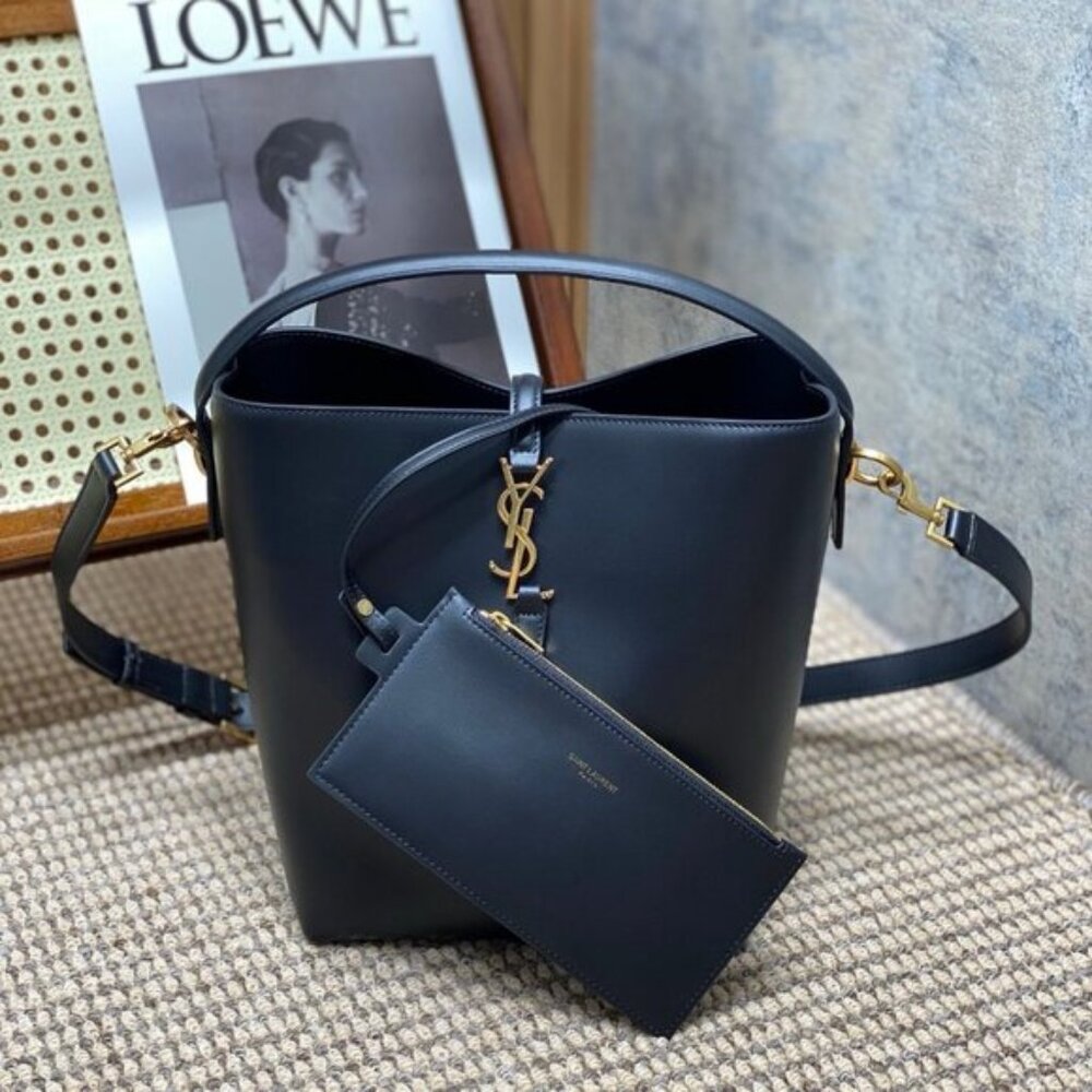 Yves YSL Saint Laurent LE 37 glossy leather handbag